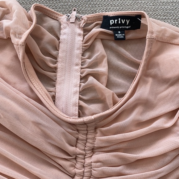 Sexy ruched body con dress - Picture 4 of 4